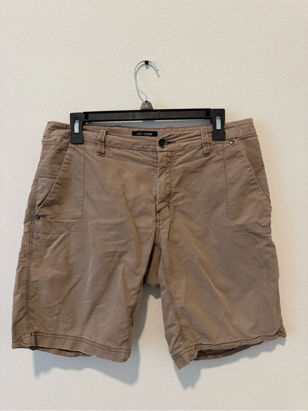 Arc'teryx Men's Taupe Flat-Front Technical Shorts
